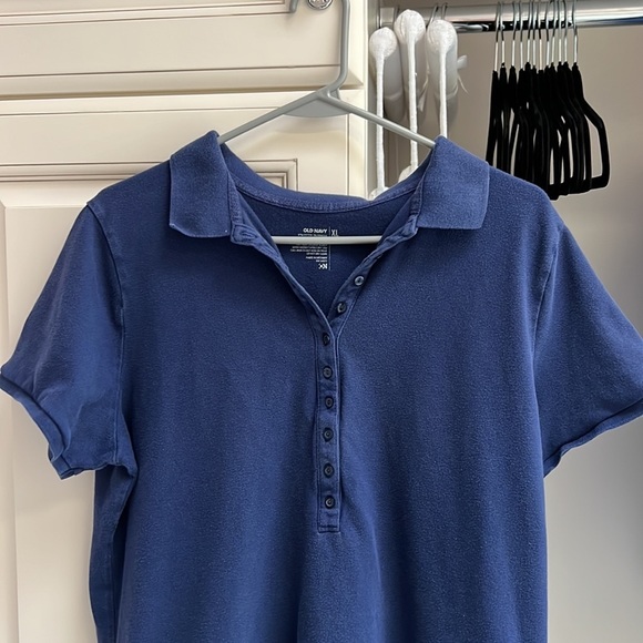 3/$15 Old Navy Women’s 10-button polo shirt navy blue - Picture 7 of 7
